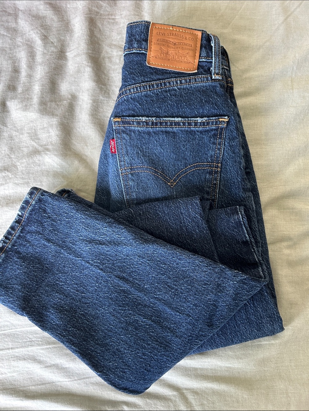 Levi’s 70s High Rise Slim Straight Jeans Sz 25 Medium Wash Ultra High Rise